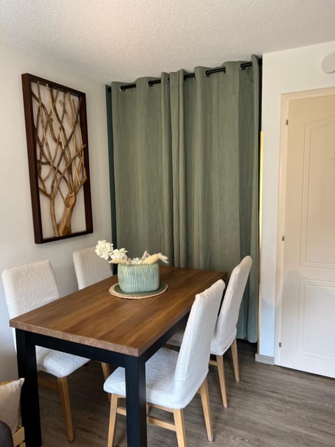 Apart'hôtel 6 personnes centre et cœur station Apartment in Isola