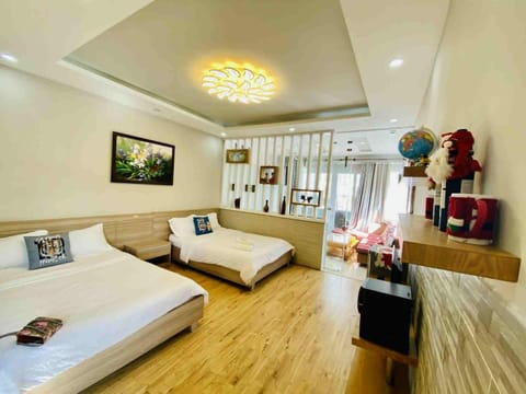 Bed, TV and multimedia, Living room, Photo of the whole room, Seating area, towels