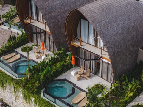 Property building, Garden, Garden view, Pool view, Swimming pool, sunbed