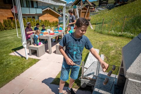 Spring, Summer, BBQ facilities, Children play ground, Garden, Autumn, children, Family