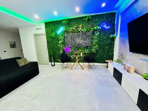 Communal lounge/ TV room, TV and multimedia, Evening entertainment