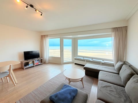 Living room, Sea view
