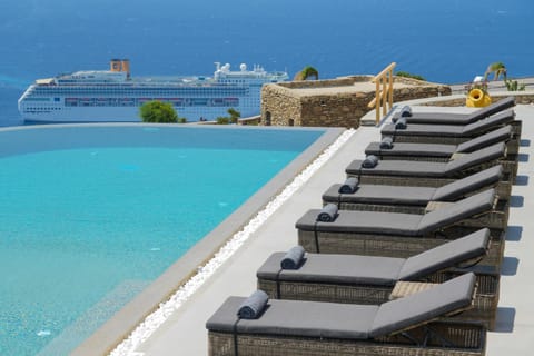 Day, Beach, Pool view, Sea view, Swimming pool, sunbed