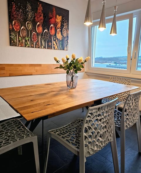 Seating area, Dining area