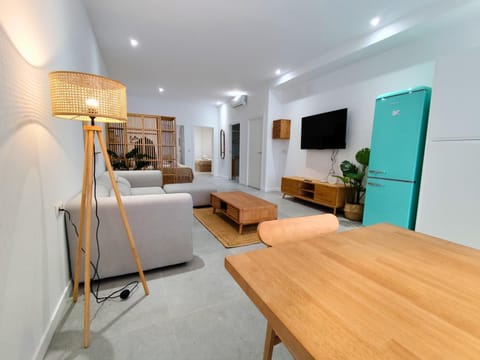 Communal lounge/ TV room, TV and multimedia, Kitchen or kitchenette, Living room, Seating area