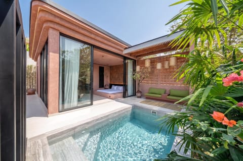 Property building, Patio, Swimming pool