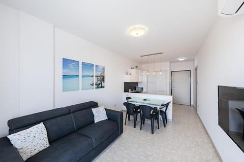 Garda SI lake view with pool Apartment in Desenzano del Garda