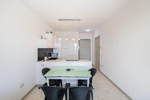 Garda SI lake view with pool Apartment in Desenzano del Garda