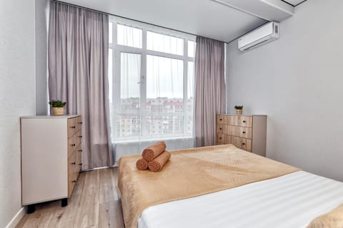 Bed, Photo of the whole room, Bedroom, air conditioner
