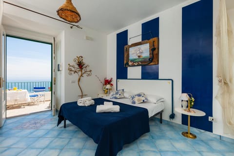 Bed, Bedroom, Sea view