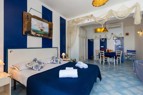 Bed, Living room, Photo of the whole room