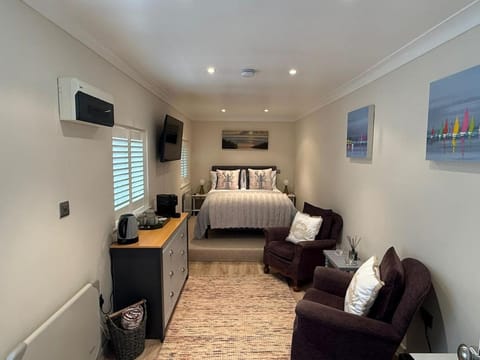 Coastal Escape Apartment in Poole