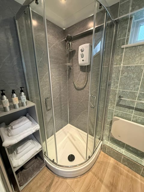 Coastal Escape Apartment in Poole