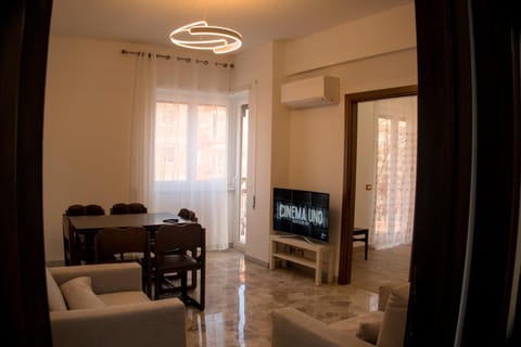 Communal lounge/ TV room, TV and multimedia, Living room, Seating area