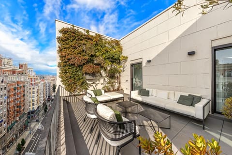 Waou Ático 2 Terrazas Gran Via - Corta Duración Apartment in Centro