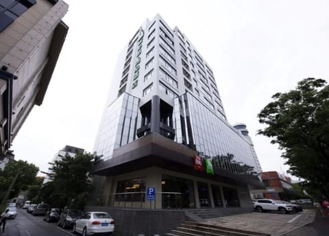 Property building, Location