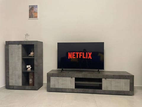 Communal lounge/ TV room, TV and multimedia