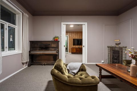 Living room, Seating area, flat iron