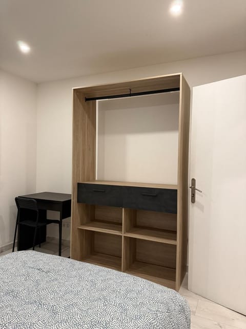 Appartement T4 avec parking privée et balcon ! Apartment in Nimes