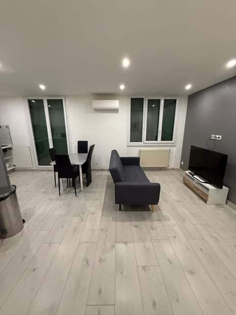Appartement T4 avec parking privée et balcon ! Apartment in Nimes
