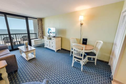 New 1BR Direct Oceanfront at Compass, Heated Pools House in Myrtle Beach