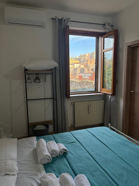 Natural landscape, Photo of the whole room, Bedroom, towels, air conditioner