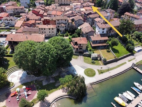 Nearby landmark, Neighbourhood, Natural landscape, Bird's eye view, Lake view