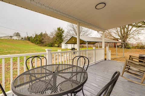 Boat, Fish and Relax Home Near Lake Cherokee House in Cherokee Reservoir