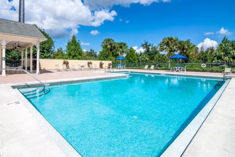 Swimming pool, Swimming pool, sunbed