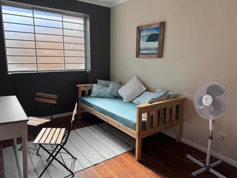 Outspan Lodge Apartment in Cape Town