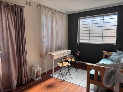 Outspan Lodge Apartment in Cape Town