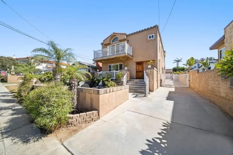 Hot Tub Ocean Views 3 Bedroom Private Home House in Carlsbad