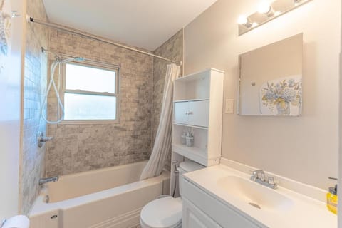 Six Beds Work Crews Families and Fishermen Welcome House in Lake Erie