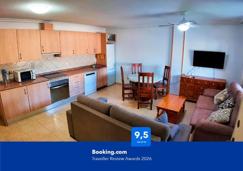 TV and multimedia, Kitchen or kitchenette, Living room, Seating area, Dining area, Evening entertainment, oven, pet friendly