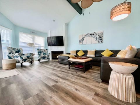 Saltwater Solace For 8 House in Hitchcock