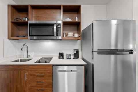 Kitchen or kitchenette, Bedroom
