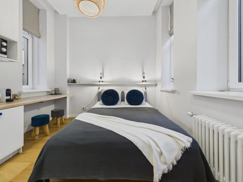 Bed, Kitchen or kitchenette, Photo of the whole room, Bedroom