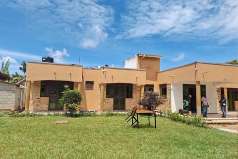 Property building, Spring, Day, Garden, Garden view