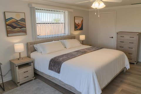 Spacious Family Retreat Port Charlotte House in Port Charlotte