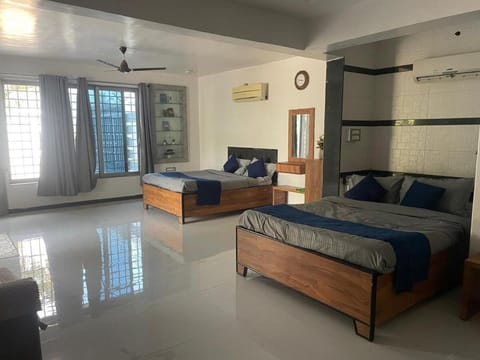 Bed, Photo of the whole room, Bedroom, air conditioner