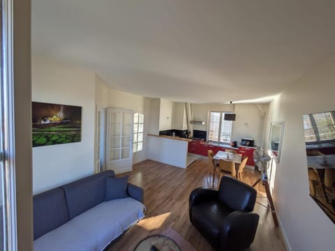 TV and multimedia, Seating area