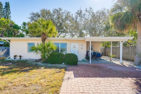 Walk to Sand and Sun! Breezy Indian Rocks Beach Home House in Indian Rocks Beach