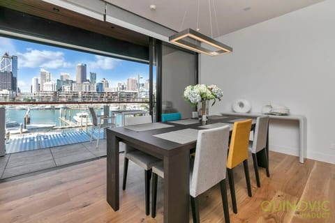 View (from property/room), Balcony/Terrace, Dining area