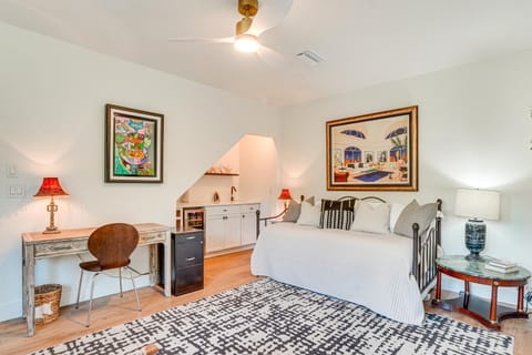 3,200-Sq-Ft Hideaway 5 Mi to Downtown Sarasota! House in Sarasota