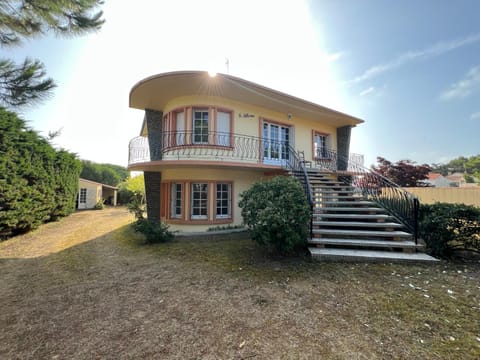 Property building, Garden, Garden view