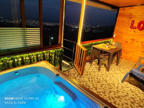 Night, Natural landscape, Hot Tub, View (from property/room), Balcony/Terrace, Dining area, Pool view