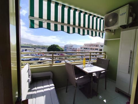 Off site, Balcony/Terrace, Balcony/Terrace, Dining area, Mountain view, Mountain view, air conditioner, air conditioner