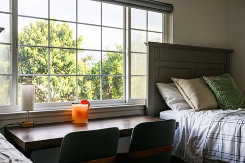 Stylish Retreat Large Living Space & Bright Suites House in Cerritos