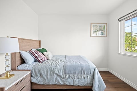 Cozy Full Suites Bright & Private Great Value House in Cerritos