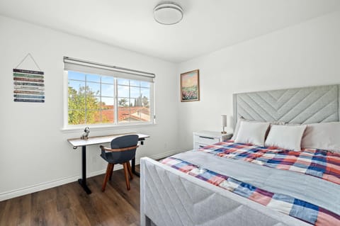 Cozy Full Bedroom Shared Home Great Value House in Cerritos